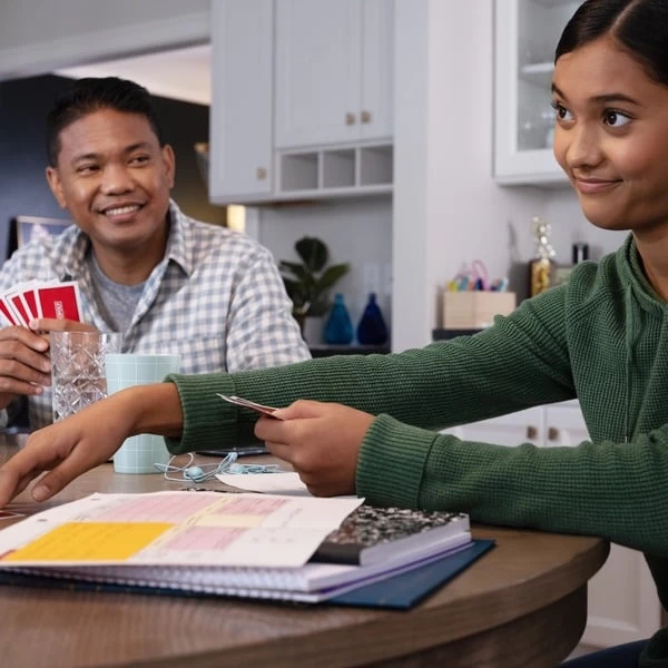 Hasbro Monopoly Kids, Kartenspiel 14 Hasbro Monopoly Kids, Kartenspiel – Bild 12