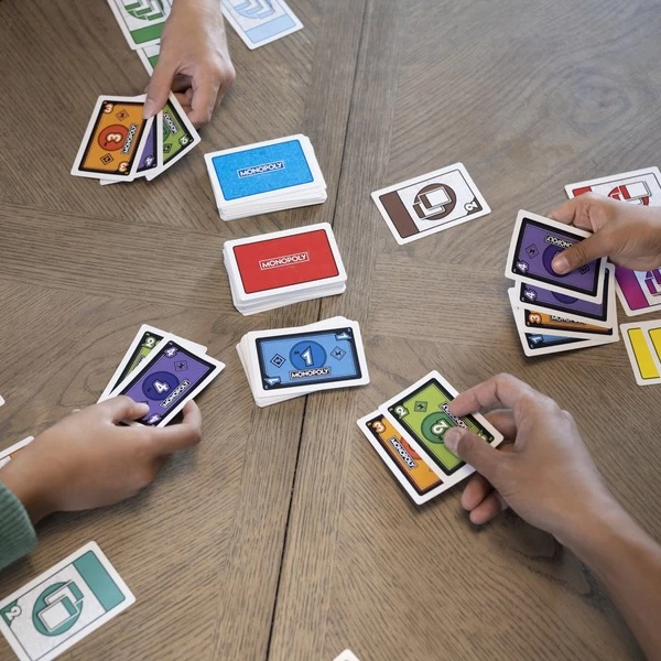 Hasbro Monopoly Kids, Kartenspiel 11 Hasbro Monopoly Kids, Kartenspiel – Bild 9