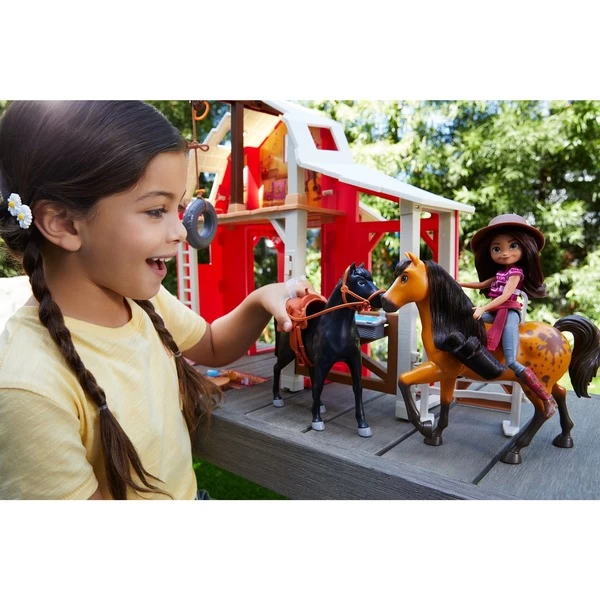 Mattel Spirit Deluxe Reiterhof Spielset, Puppe 13 Mattel Spirit Deluxe Reiterhof Spielset, Puppe – Bild 11